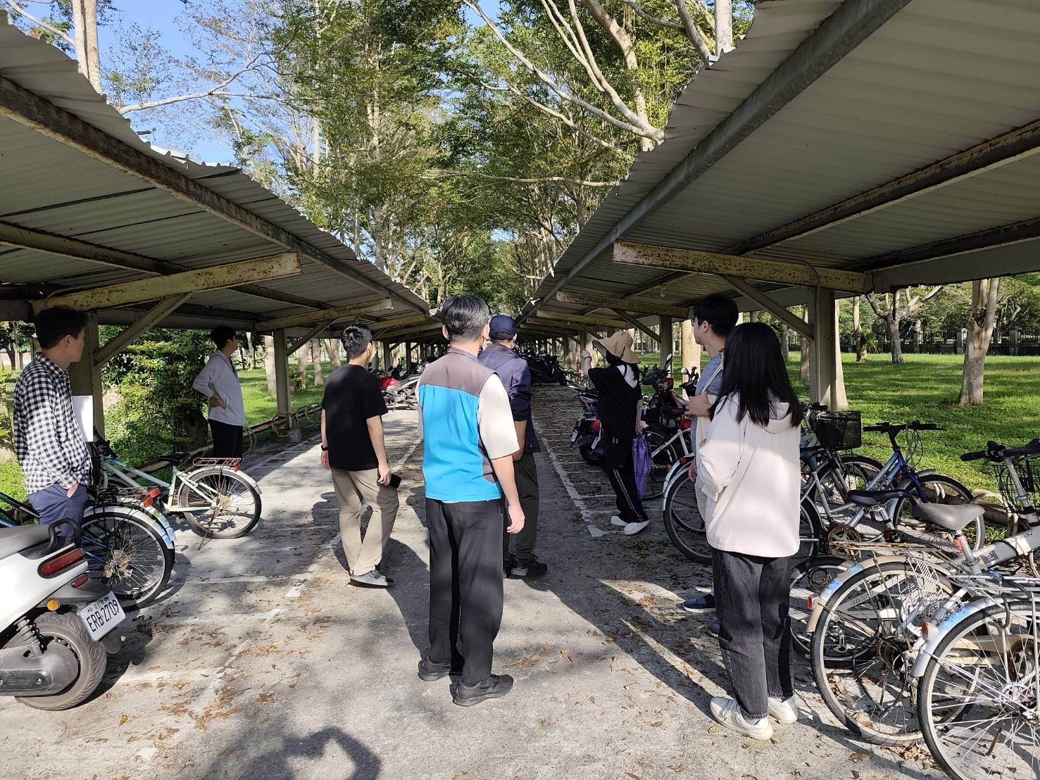 1141124現勘大門、機車棚、學人宿舍等(另開新視窗/jpg檔)圖片